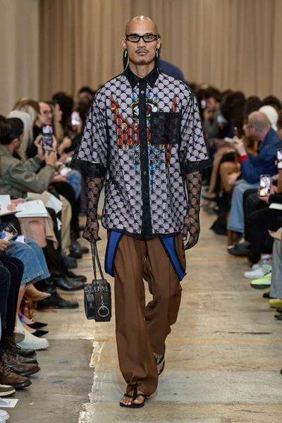 Look 12
